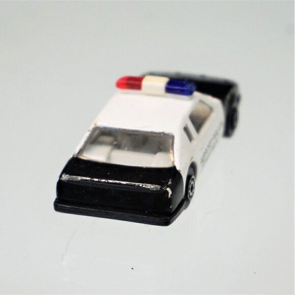 Maisto Buick LeSabre Airport Police Car Diecast Toy 1/64 Scale Black White - Picture 3 of 5